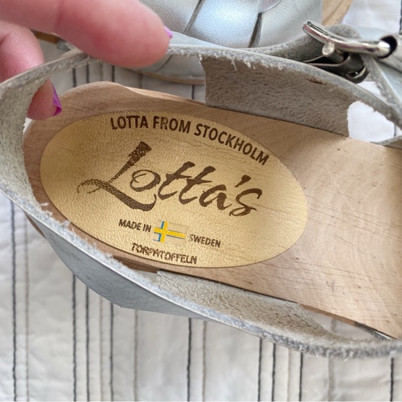 Lotta From Stockholm Peep Toe Clogs Silver Leather
Wooden Block Heel Size 35 5 - Picture 6 of 10